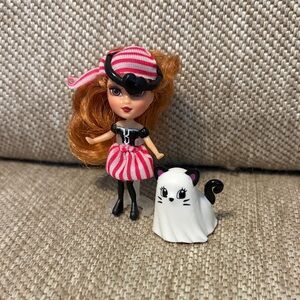 Barbie mini B Halloween Pirate